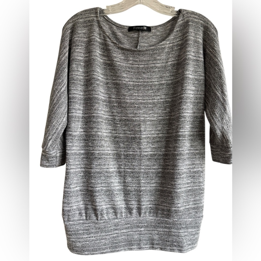 Gray Women's top scoop neck 3/4 sleeves gray marled fabric
